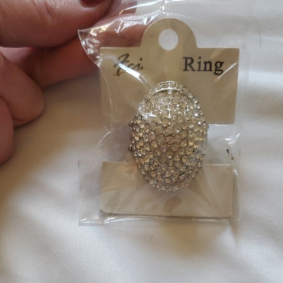 Fci Silver Sparkle Rhinestone Stretch Ring - Picture 1 of 1